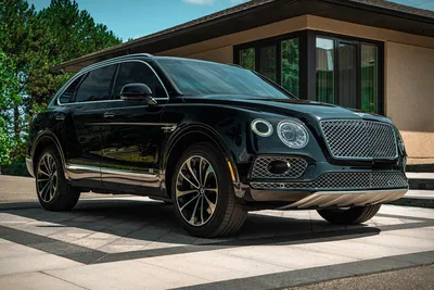 2023 Bentley Bentayga EWB Review: We Take the $230,000 Luxury SUV Off Road  | GearJunkie