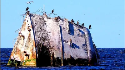 Бывшая база разведывательных кораблей в п.Горячие Ручьи и бетонный корабль  - ЯПлакалъ