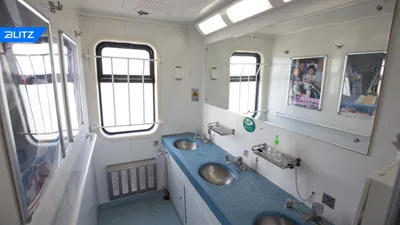 Биотуалет в поезде / Как ходить в туалет / Правила гигиены / На море на  поезде - YouTube