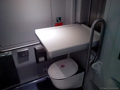 Полярный экспресс: Казнет обсуждает замороженный туалет в поезде