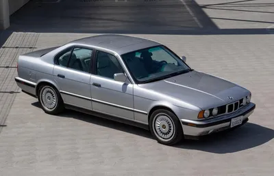 Скромная капсула времени: обнаружена 32-летняя \"тройка\" BMW в состоянии  нового авто (фото). Читайте на UKR.NET