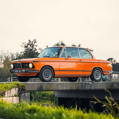 The BMW 2002, An Automotive Icon - Airows