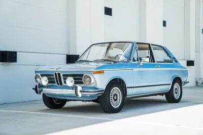 This BMW 2002 Turbo Is One Of The Last Remaining In The UK | OPUMO Magazine