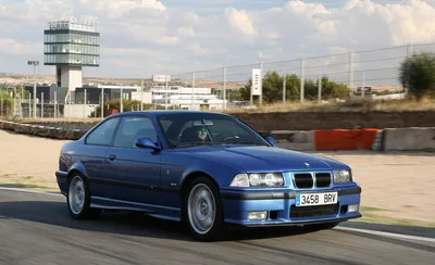 BMW Е36 1,8 само на части BMW 318 1,8 113 к.с. Седан Бензин 1993 год. Ръчни  скорости | Авт..
