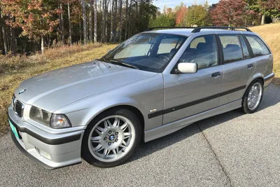 No Reserve: 17k-Mile 1997 BMW 318i Sedan for sale on BaT Auctions - sold  for $17,750 on August 27, 2022 (Lot #82,726) | Bring a Trailer