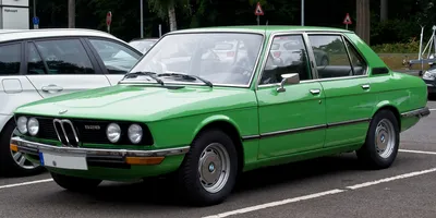Купить б/у BMW 7 серии II (E32) 730i 3.0 AT (218 л.с.) бензин автомат в  Москве: красный БМВ 7 серии II (E32) седан 1992 года по цене 3 600 000  рублей на Авто.ру