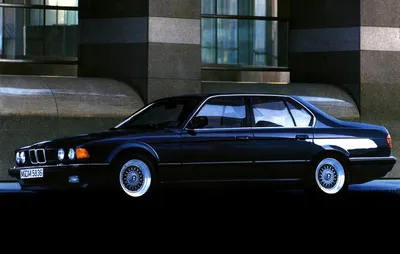 BMW 7 Серії (E32) — Вікіпедія