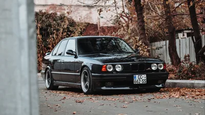 Фары передние BMW E34 / E32 черные Engel Eyes, оптика БМВ Е34, Е32 с  кольцами (ID#1555237734), цена: 10750 ₴, купить на Prom.ua