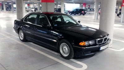 Все поколения BMW 7-series: эволюция кузова «семёрки»