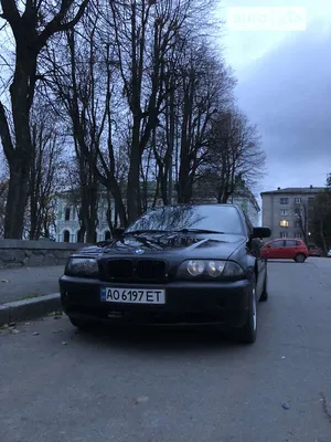 BMW 5-Series 530е на подъёмнике. Белорус пригнал из ЕС гибридный седан, а  теперь продаёт — почему?