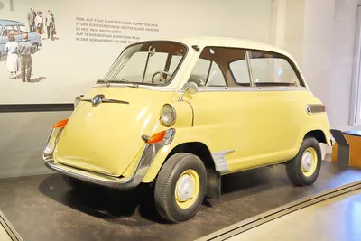 On this 1958 BMW Isetta 600, \"limousine\" simply means more room for friends  | Hemmings