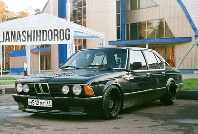 File:1998-2000 BMW 735i (E38) sedan (2010-07-19) 02.jpg - Wikipedia