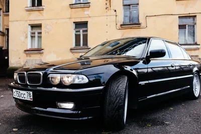 BMW 750Li, в котором застрелили Тупака, продают за 107 миллионов рублей -  читайте в разделе Новости в Журнале Авто.ру