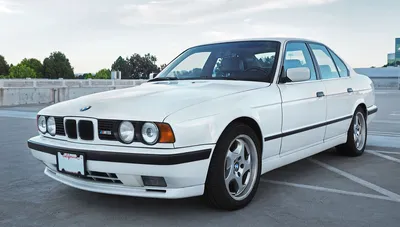 The History of the BMW E34: An Enduring Classic - Vintauto-BMW Clásico