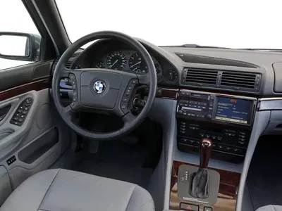 Лучший тюнинг BMW E38. Машина получила мотор от М5 Е39 и систему iDrive