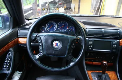 BMW 7 e 38 - полная реставрация салона легендарного седана. Перетяжка  сидений, перетяжка дверей и аквапринт пластика