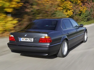 BMW E38 в состоянии «как новая» продают почти за 80 тысяч долларов