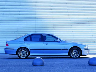 В США продают подержанную BMW M5 2003 года почти за $300 тысяч. Фото - МЕТА