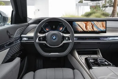 В Украине появился флагманский электромобиль BMW за 4,6 миллиона гривен  (фото)