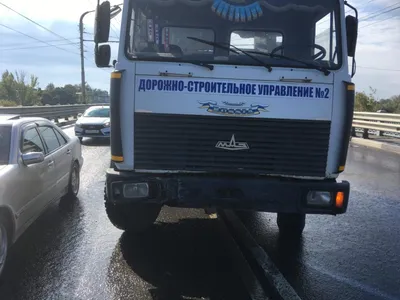 В Запорожье произошло ДТП: грузовиком зажало BMW, — ФОТО | Первый  запорожский