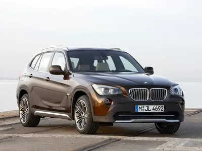 Солидный дизайн и камера для селфи в салоне: представлен новый BMW X1 2023  (видео)