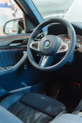 BMW X3. Изменили подсветку в кнопках открытия окон.