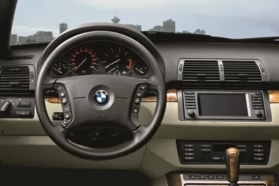 BMW X5 2003 серебристый 4.6 л. л. 4WD автомат с пробегом 308 000 км |  Автомолл «Белая Башня»