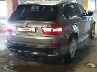 Оклеили весь серебристый пластик салона BMW X5 под дерево - фото и описание  услуги.