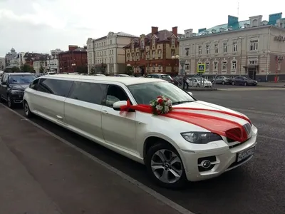 Аренда лимузина BMW X6 в Жашкове: лимузин джип на свадьбу цена от 3500  рублей в час | REQCAR.COM