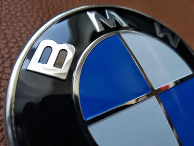BMW представила новый логотип в честь юбилея M-подразделения - Журнал  Движок.