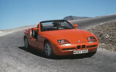 Driving the Plastic Fantastic— BMW Z1