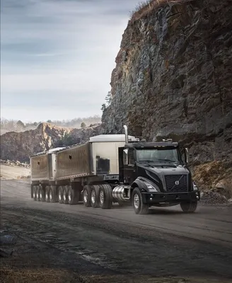Volvo Trucks North America on Instagram: “Together, we're in it for the  long-haul. #VolvoVNL” в 2023 г | Большие грузовики, Грузовики