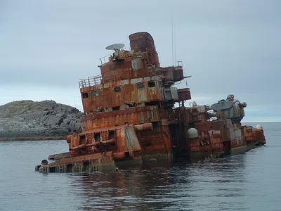 Покинутые и заброшенные военные корабли и субмарины - YouTube