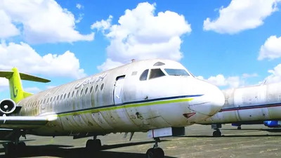 заброшенные самолёты, старые и старые на открытом воздухе Стоковое  Изображение - изображение насчитывающей покинули, индустрия: 230116851