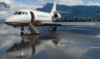 Частные самолеты российских олигархов улетели в Швейцарию через день после  начала спецоперации в Украине | Obshchaya Gazeta
