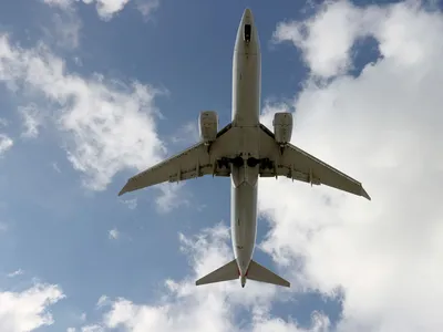 Частный самолет при посадке выкатился за пределы полосы в Диярбакыре — РБК