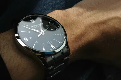 Выбираем качественные и недорогие часы от известных брендов - Бізнес новини  Слов'янська