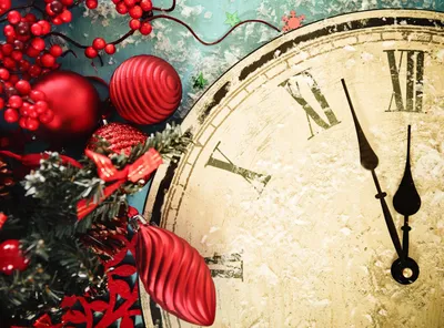 Новогодний подарок часы из конфет Раффаэлло. Корпоративные подарки на  Николая, Новый год Рождество (ID#1312335753), цена: 550 ₴, купить на Prom.ua