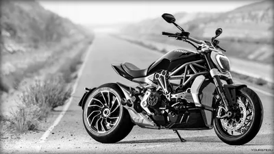 Неповторимый стиль: фотографии черно-белых мотоциклов