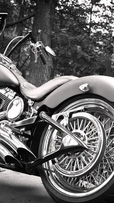 Черно-белые фотографии мотоциклов в HD качестве
