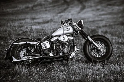 Черно-белые фотографии мотоциклов в формате PNG