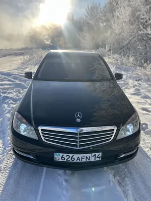 Черный Мерседес Е300 на заказ. Украшения для свадебного авто. в Челябинске