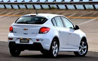 2017 Chevrolet Cruze Hatch: Out to Play Golf - The Car Guide
