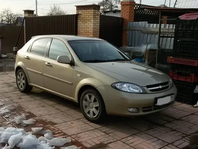 Купить б/у Chevrolet Lacetti хэтчбек I поколение (бежевый) 2011 года в  Санкт-Петербурге за 531 000 ₽ - Quto.ru
