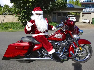 Дед Мороз на мотоцикле: скачать красивые картинки бесплатно