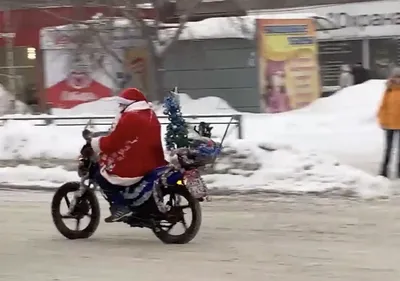 Уникальное путешествие Деда Мороза на мотоцикле