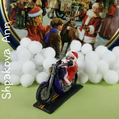 Full HD фотка: Дед Мороз на мотоцикле