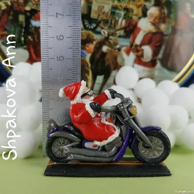Картинка 2024: Дед Мороз на мотоцикле