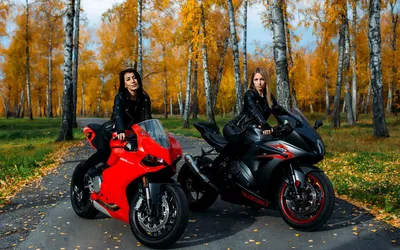 Стиль и скорость: девушки в седле мотоциклов 