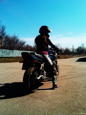 Фото девушек на мотоцикле со спины